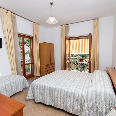 Sant'Anna Bed & Breakfast Аджерола Экстерьер фото