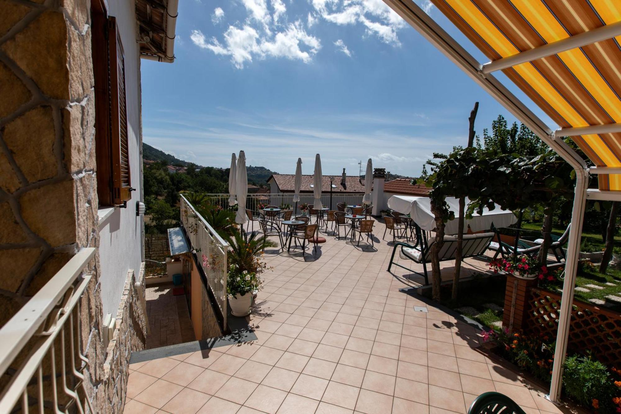 Sant'Anna Bed & Breakfast Аджерола Экстерьер фото