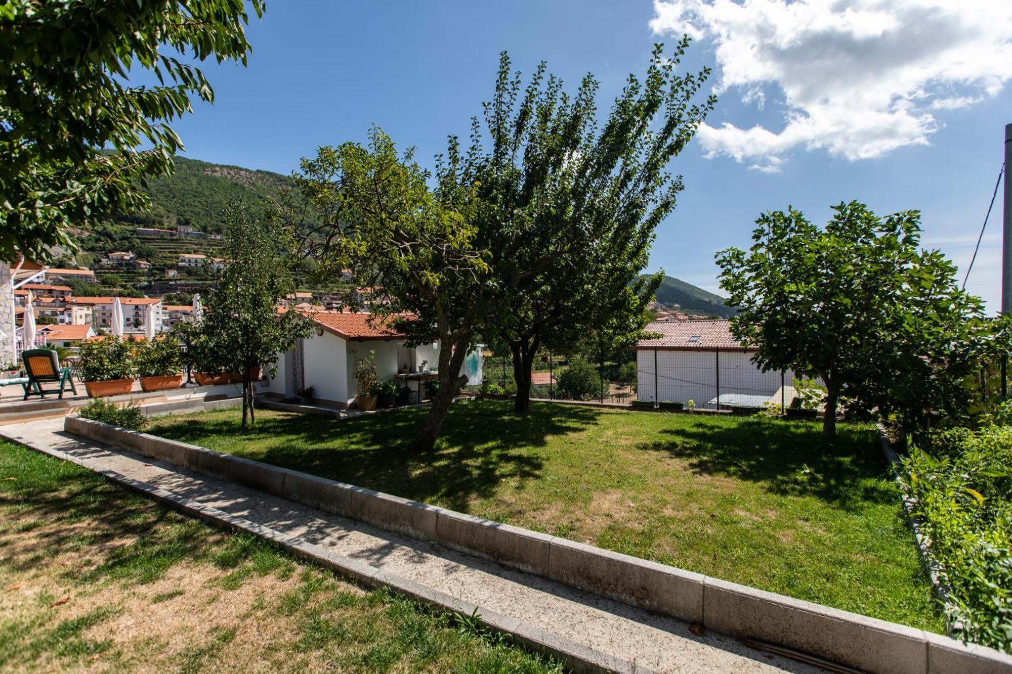 Sant'Anna Bed & Breakfast Аджерола Экстерьер фото